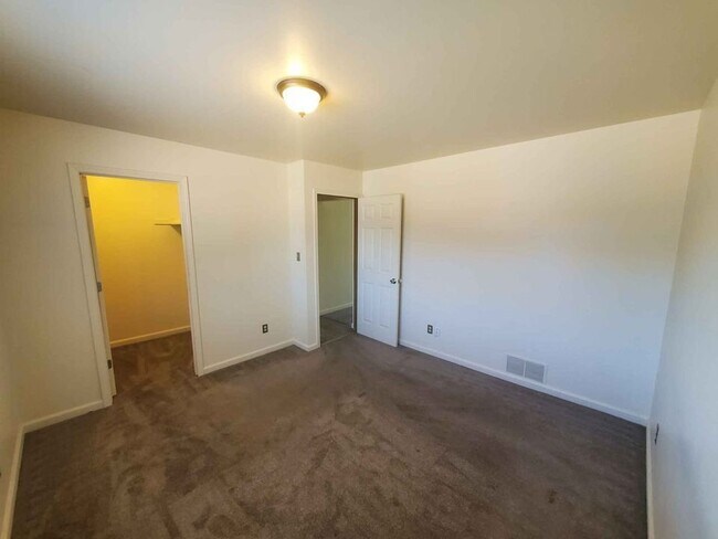 Building Photo - 24691 Outer Dr W