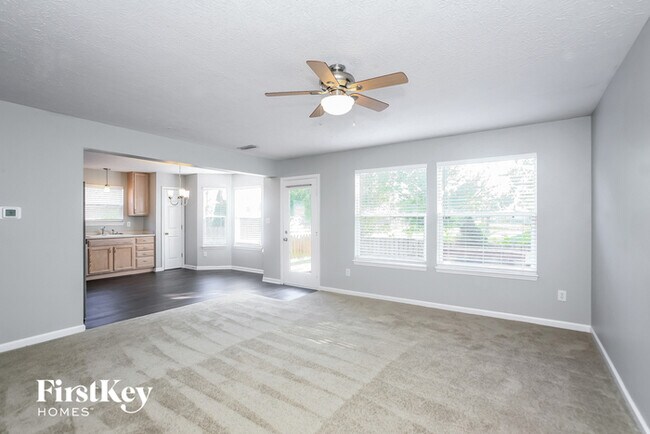 Foto del edificio - 461 E Clear Lake Ln