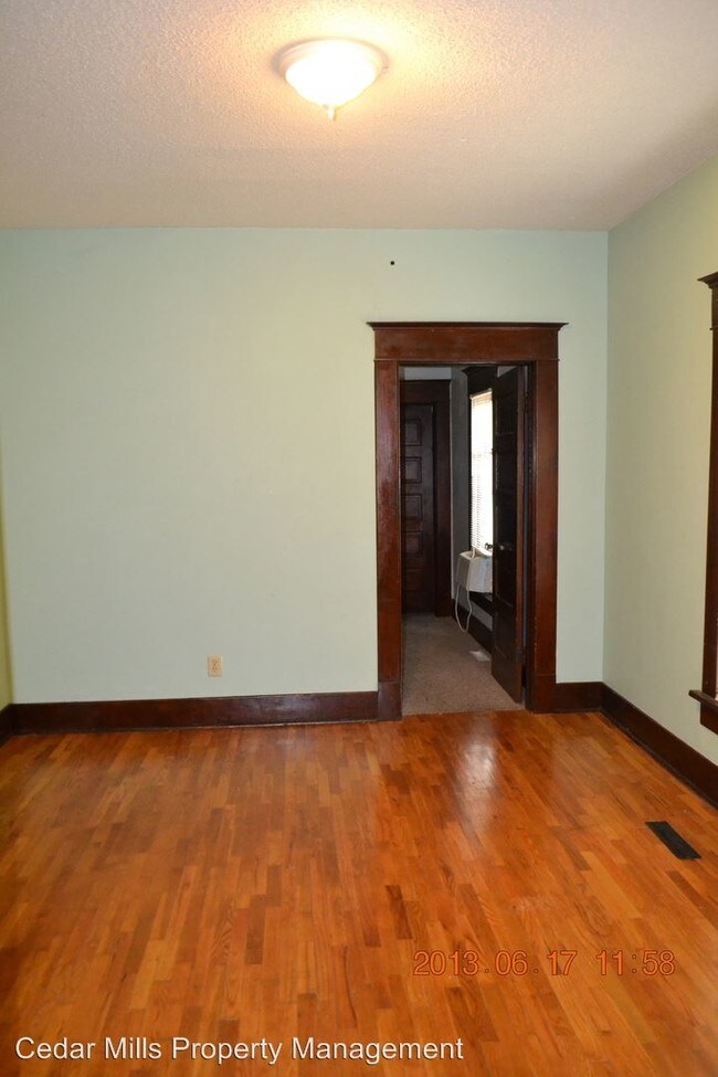 Building Photo - 2 br, 1 bath Apartment - 1642 N. Holyoke
