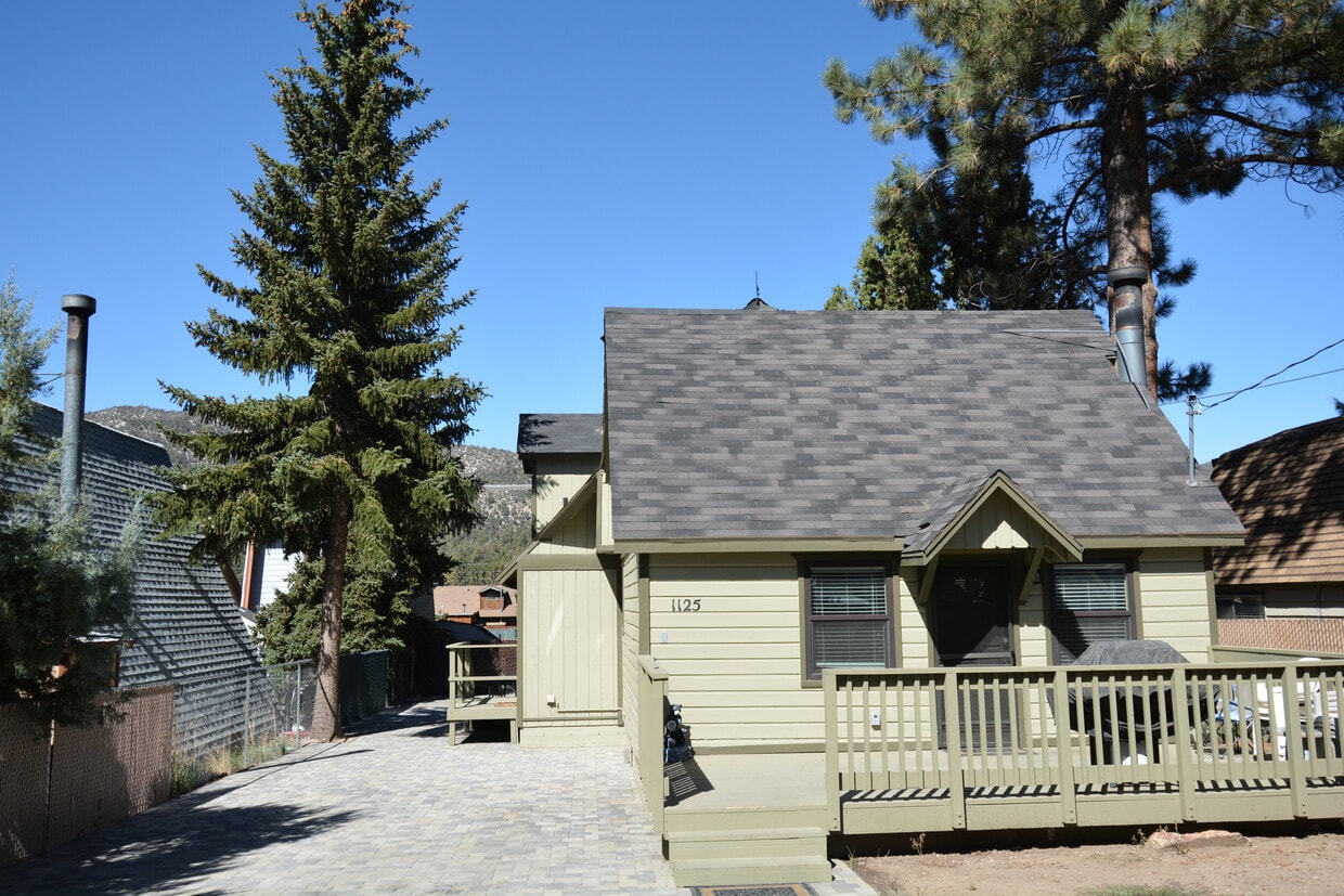 Front of House - 1125 W Aeroplane Blvd