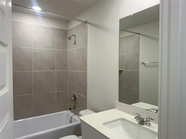 Foto del edificio - 5549 Madden Ln