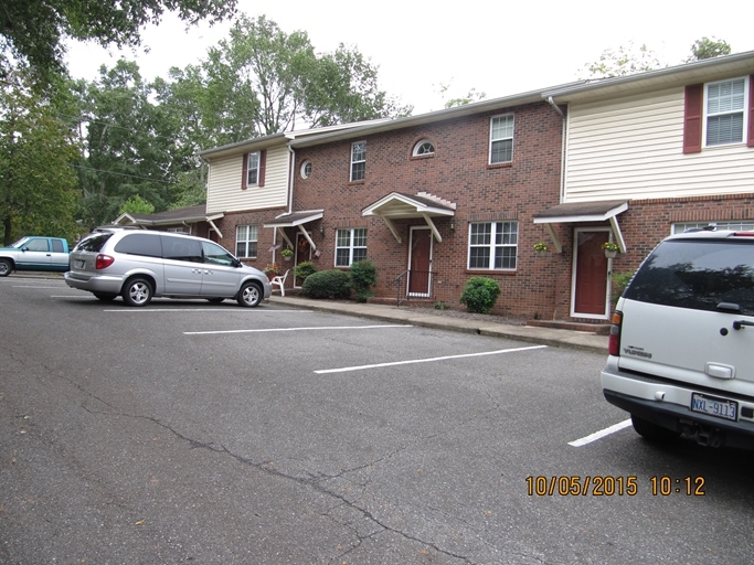 Primary Photo - 823 E Marion St
