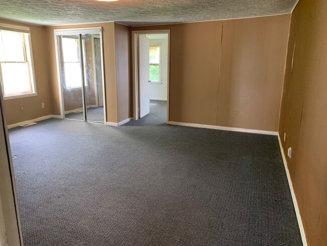 Bedroom 1 - 401 W Clear Creek Dr