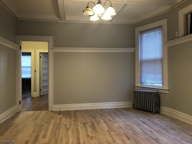 Building Photo - 209 Hillside Ave