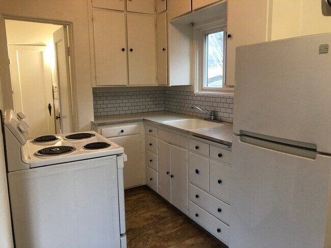 Foto del edificio - 634 NE Gray Ln