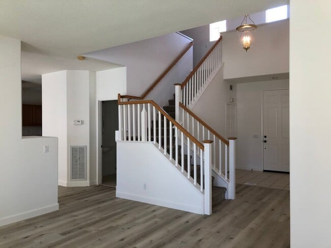 Building Photo - 59 Eaglecreek