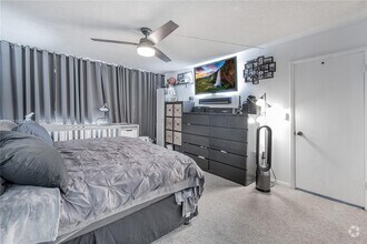 Building Photo - 5838 Collins Ave