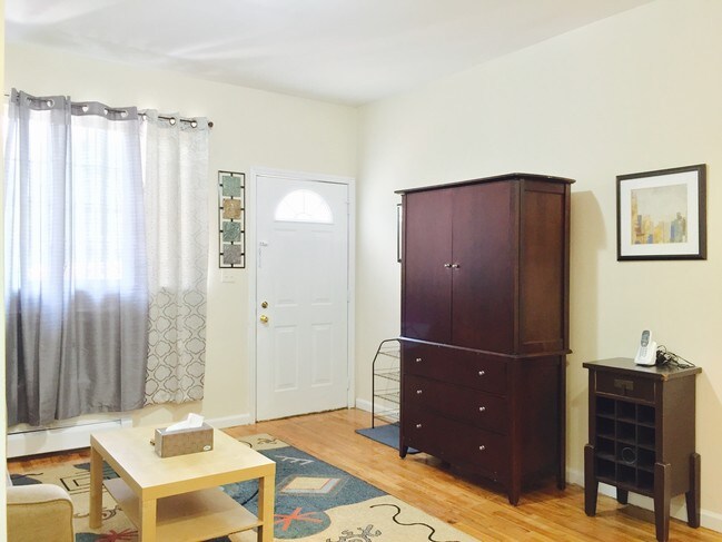 Foto del edificio - 3536 Carlisle Pl