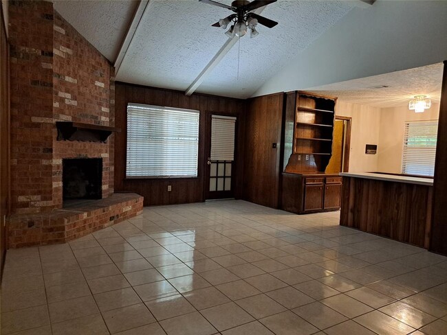 Building Photo - 11911 Stanwood Dr