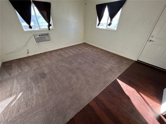 Building Photo - 113 Cedar St