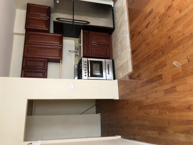 Building Photo - 1 bedroom in Sunnyside NY 11104