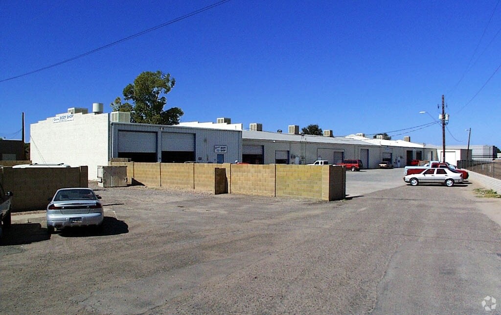 Primary Photo - 2338-2352 E Broadway Rd
