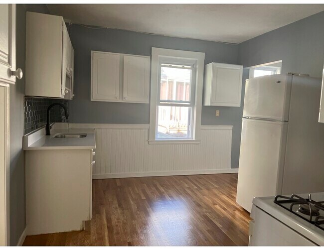 Kitchen - 91 Beach St