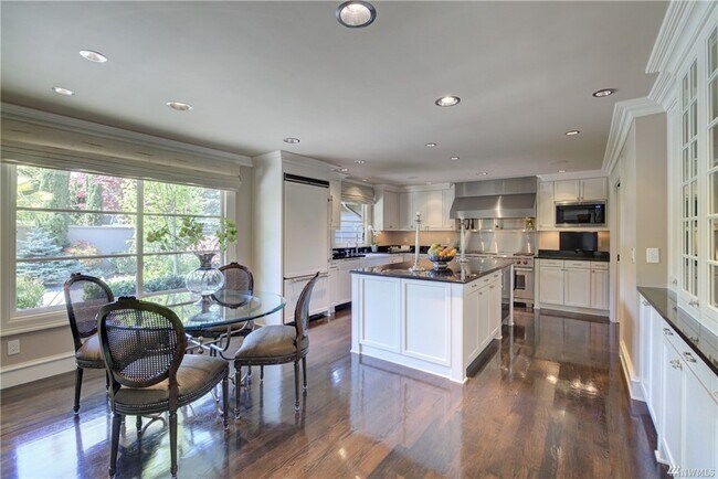 Foto del edificio - 914 88th Ave NE