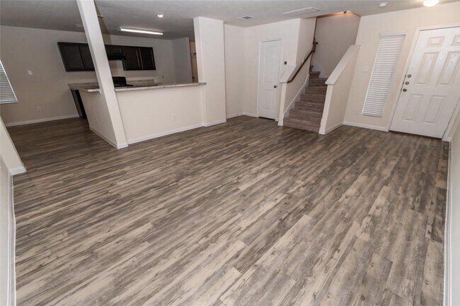 Building Photo - 2606 Vikram Dr