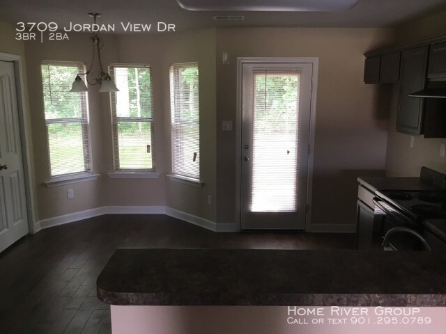 Building Photo - 3709 Jordan View Dr