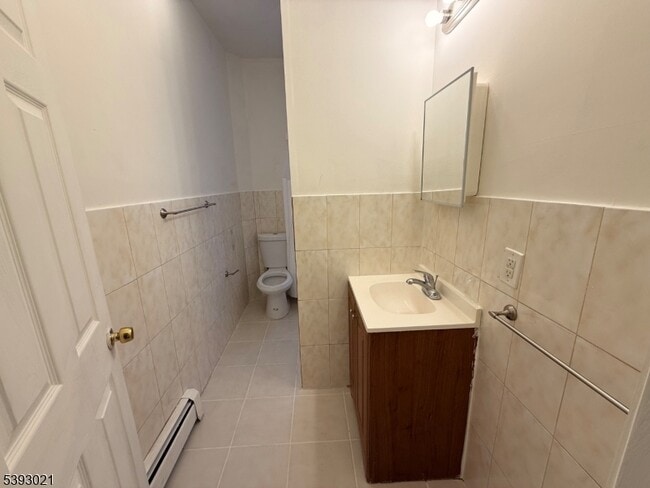 Building Photo - 403 S Clinton St