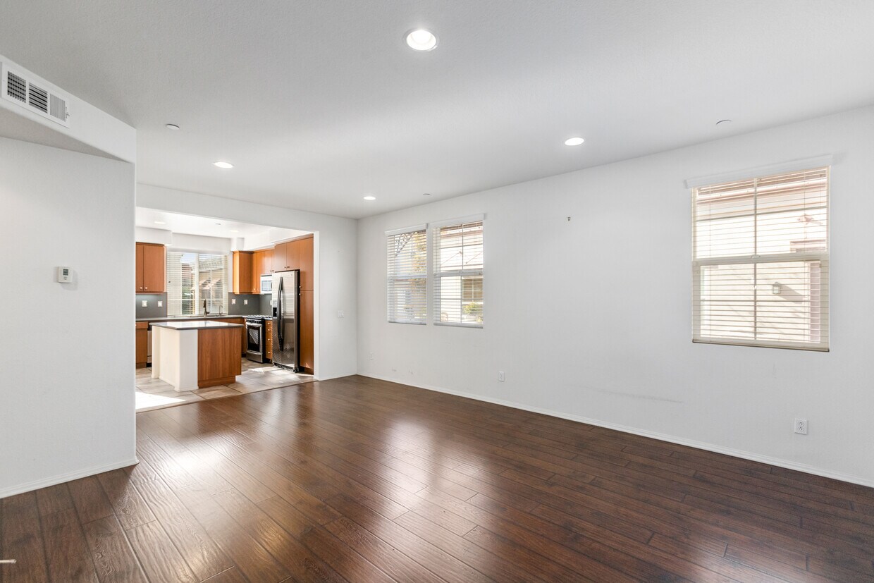 377 Arden Ave, Glendale, CA 91203 Townhome Rentals in Glendale CA