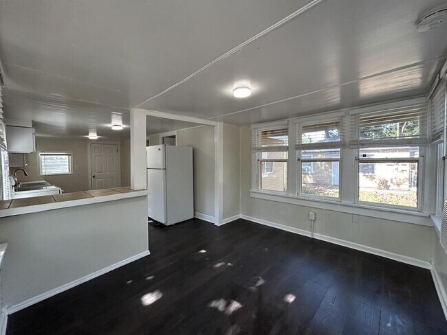 Foto del edificio - 325 41st St N