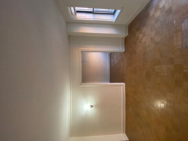 Foto del edificio - 1263 W Pratt Blvd