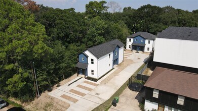 Building Photo - 9441 Radio Rd