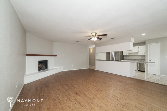 Building Photo - 3407 Groveview Dr