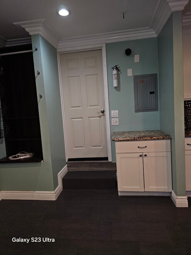 Foto del edificio - 3800 Hillsdale Dr