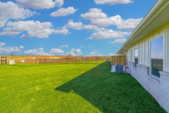 Building Photo - NEW Construction 3 Bedroom Duplex!