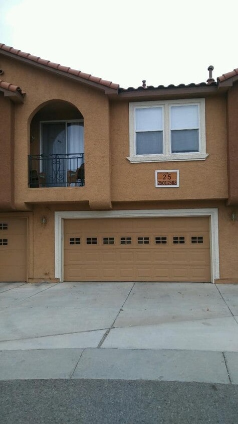 Building Photo - Gated Community