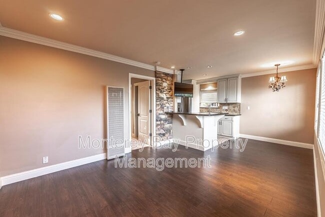 Foto del edificio - 1039 Bayview Ave