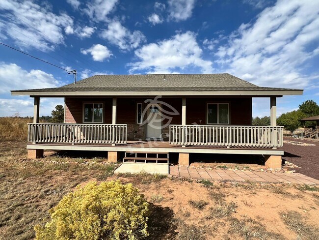 Foto del edificio - 2268 Meadow Ln