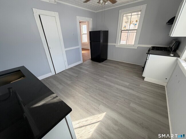 Foto del edificio - 73 Waterville St