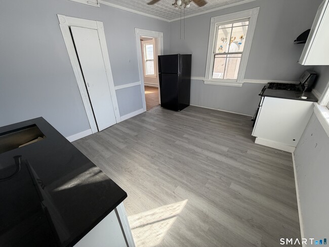 Building Photo - 73 Waterville St