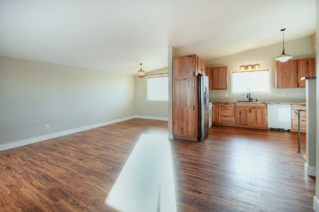 Building Photo - 6475 Pawnee Cir