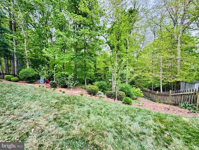 Foto del edificio - 12525 Hedges Run Dr