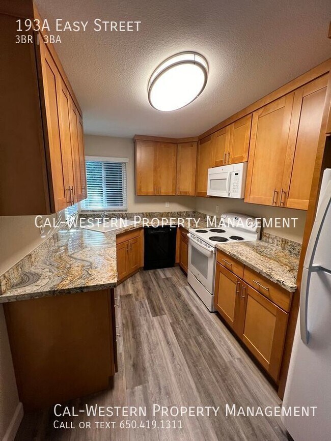 Building Photo - Completely Remodeled Duplex with Attached ...