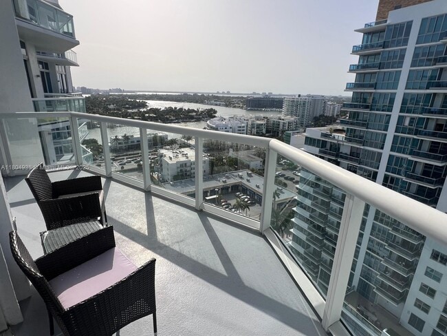 Building Photo - 6515 Collins Ave