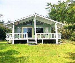 Building Photo - 880 Pheasant Ct SW