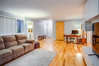 Building Photo - 2680 Highland Ave