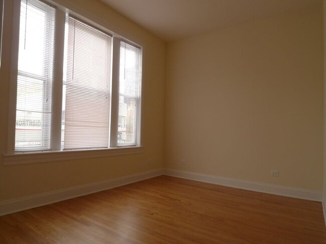 Foto del edificio - 5626 N Broadway St