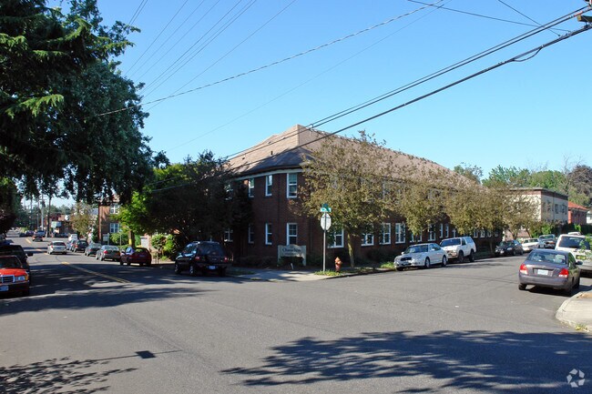 Building Photo - Chasselton Condominiums