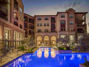 Building Photo - Manor Scottsdale