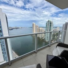 Building Photo - 300 S Biscayne Blvd