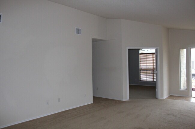 Building Photo - 3 bedroom, 2 bath house