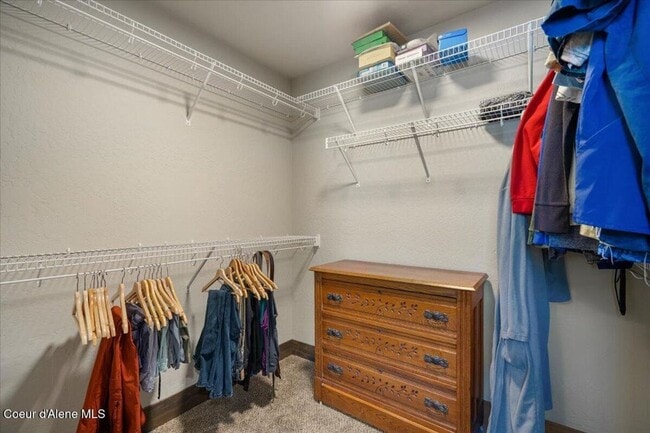 Building Photo - Beautiful home in Post Falls