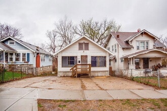 Building Photo - 5002 Euclid Ave E
