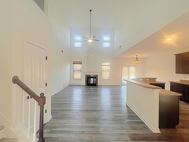 Foto del edificio - 301 Riverdale Rd