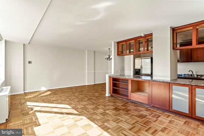 Foto del edificio - 4000 Tunlaw Rd NW