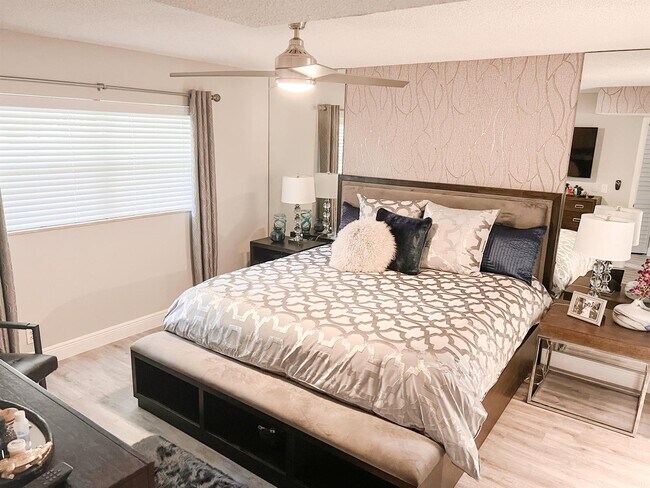 Foto del edificio - 5155 E Sabal Palm Blvd