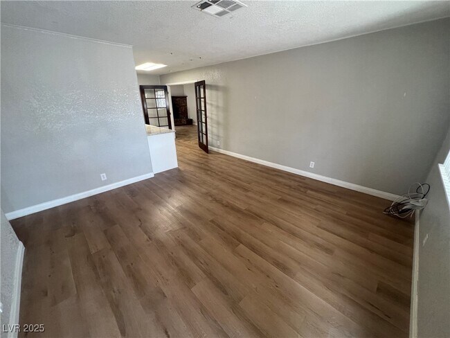 Foto del edificio - 5909 Glen Eagles Ln